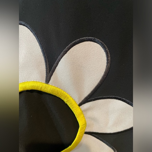 Moschino Daisy Pocket Dress - Picture 11 of 11